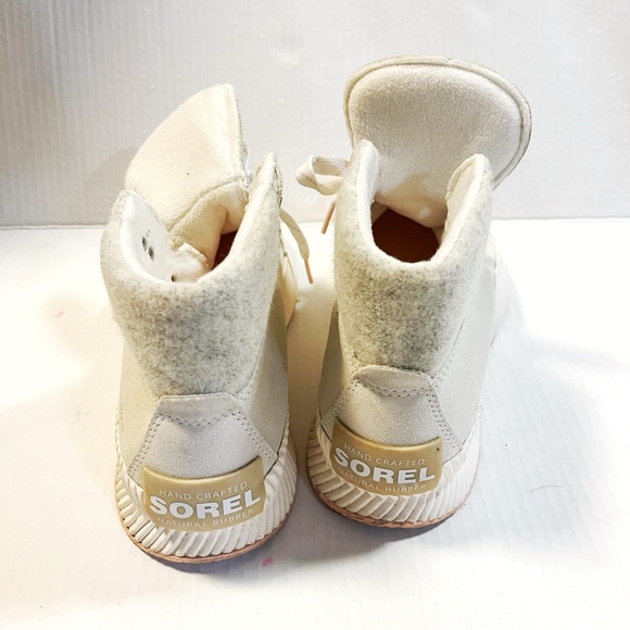 Sorel Boots Out and About III Conquest in Chalk & Sea Salt Sz 11 EUC w/ Box - Picture 11 of 16